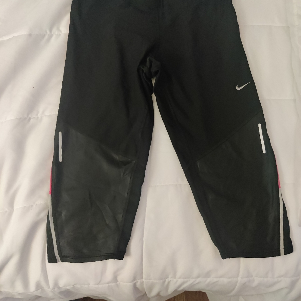 Woman's dryfit Nike workout pants